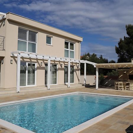 Villa Olivia - New And Modern House With Pool, Souna, Jacuzzi & Playground, Liznjan - Istra Εξωτερικό φωτογραφία