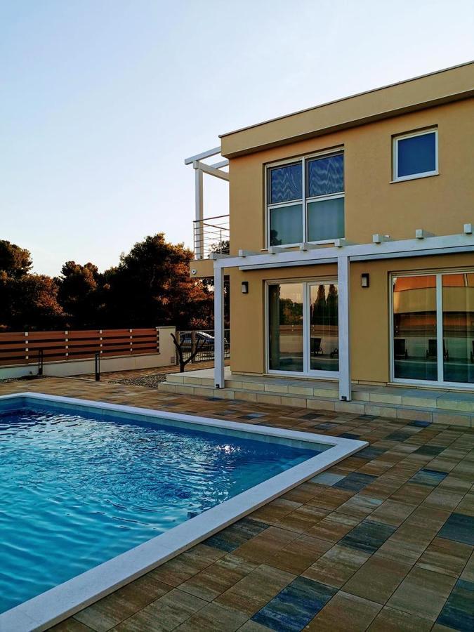 Villa Olivia - New And Modern House With Pool, Souna, Jacuzzi & Playground, Liznjan - Istra Εξωτερικό φωτογραφία