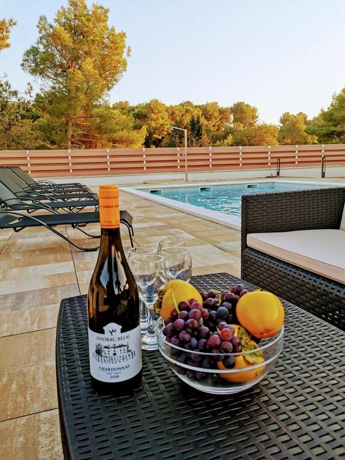 Villa Olivia - New And Modern House With Pool, Souna, Jacuzzi & Playground, Liznjan - Istra Εξωτερικό φωτογραφία