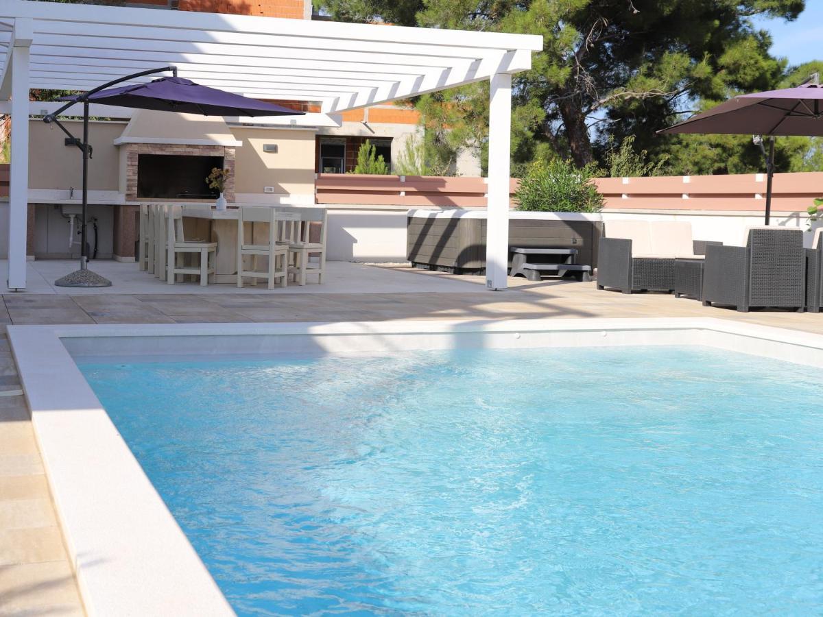 Villa Olivia - New And Modern House With Pool, Souna, Jacuzzi & Playground, Liznjan - Istra Εξωτερικό φωτογραφία